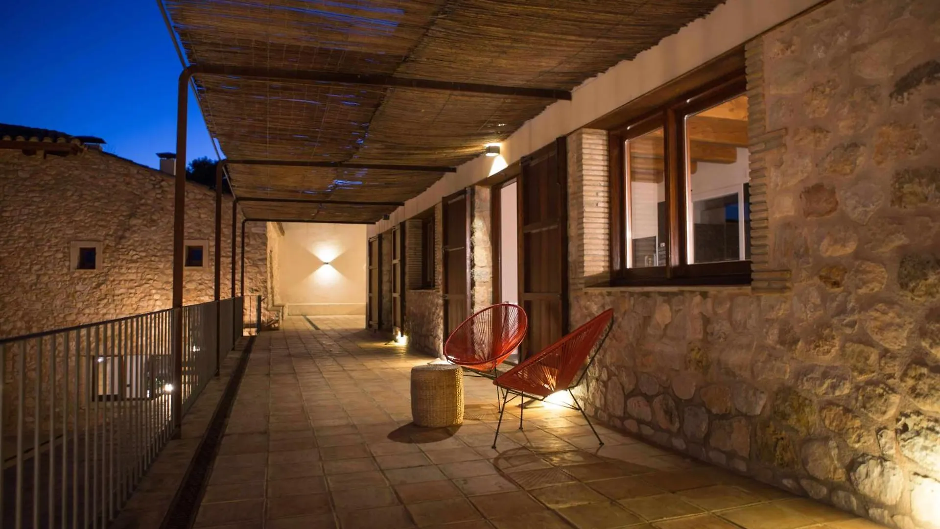 Casa Rural Masia Les Apieres El Pla de Manlleu Country house