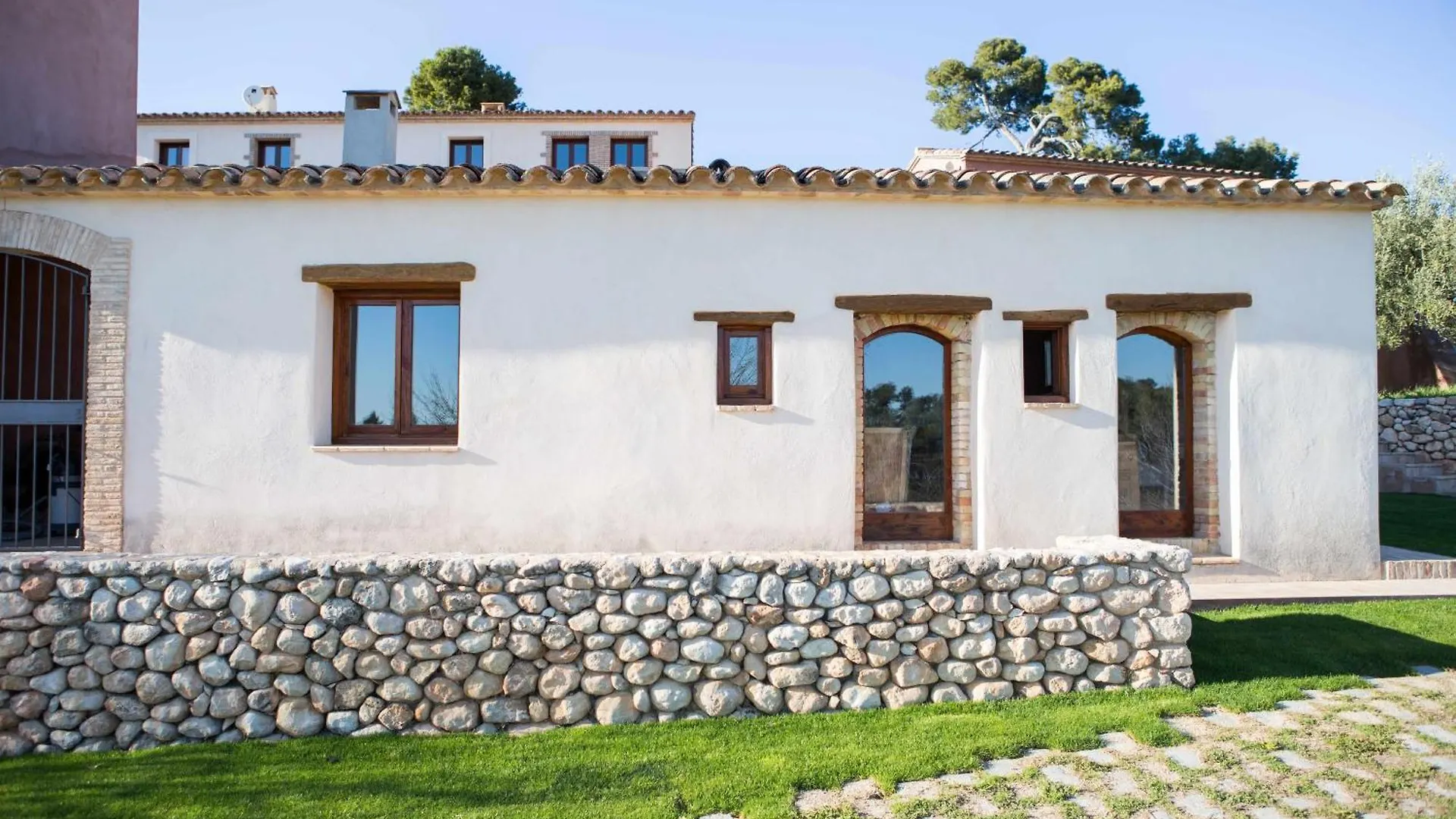 Casa Rural Masia Les Apieres El Pla de Manlleu Country house
