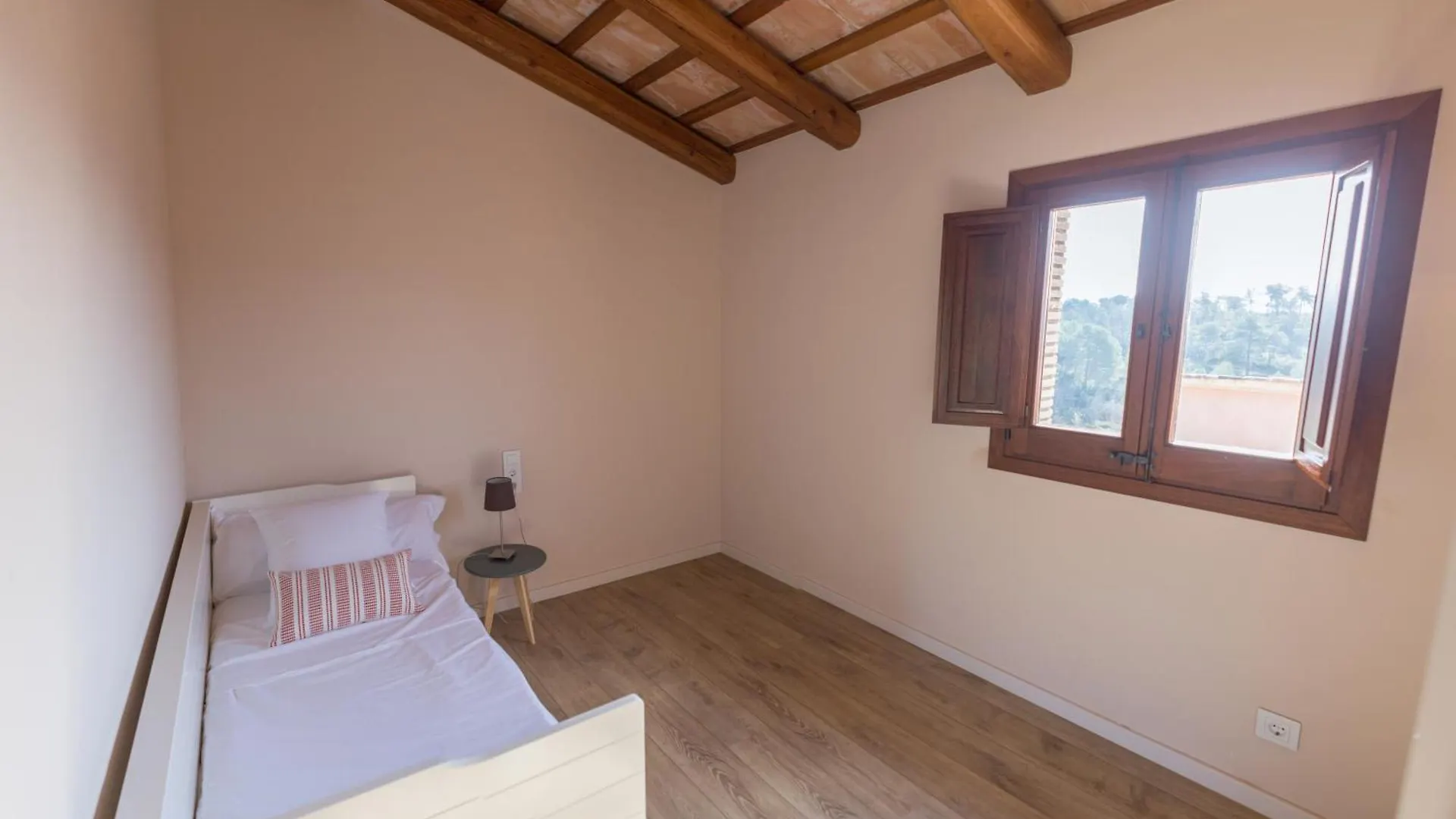 Casa Rural Masia Les Apieres El Pla de Manlleu
